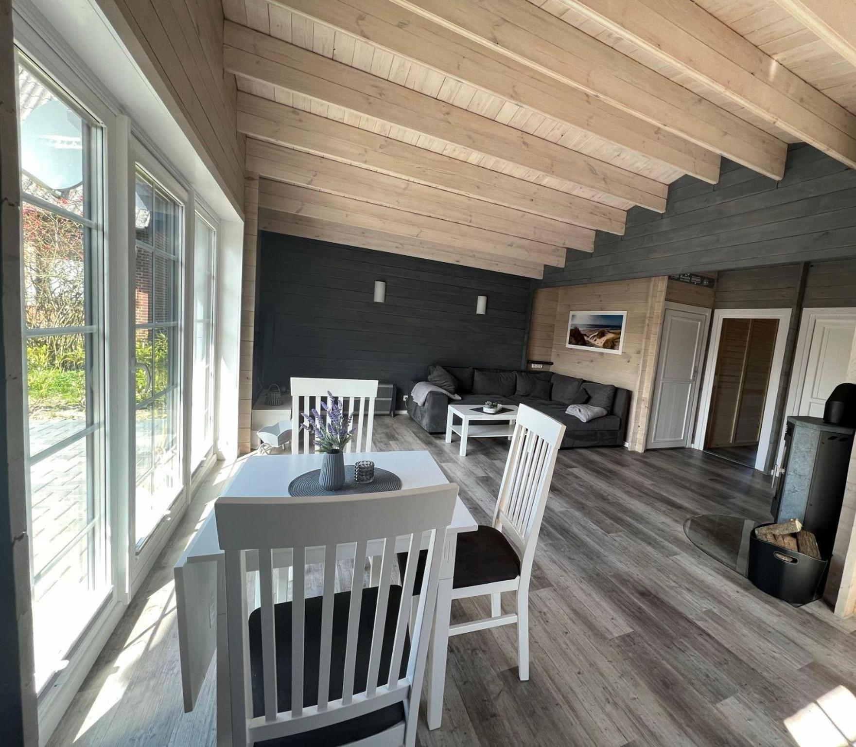 Idyllisches-Blockbohlenhaus-Mit-Eigenem-Garten-Und-Sauna-Zum-Wohlfuehlen Martensrade Extérieur photo